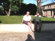 P&eacute;lerinage des p&egrave;res 2003 - Claude qui pose pour l'occasion